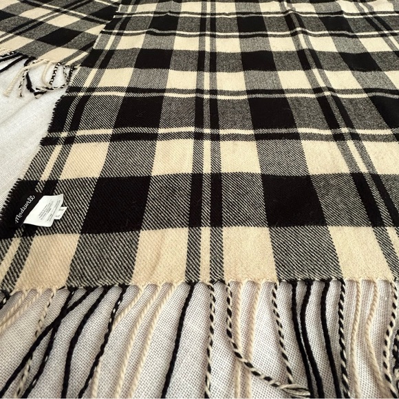 •Madewell Wool Blend Fringed Shawl Oversized Scarf 25”x78”… - Picture 9 of 10